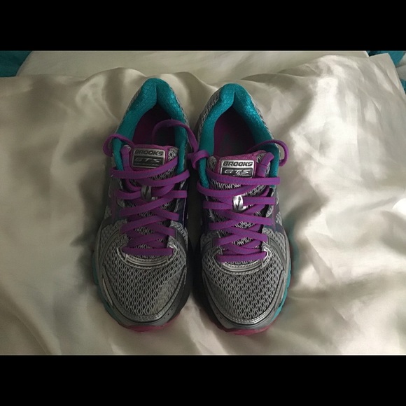 Brooks GTS 17 - Picture 6 of 8